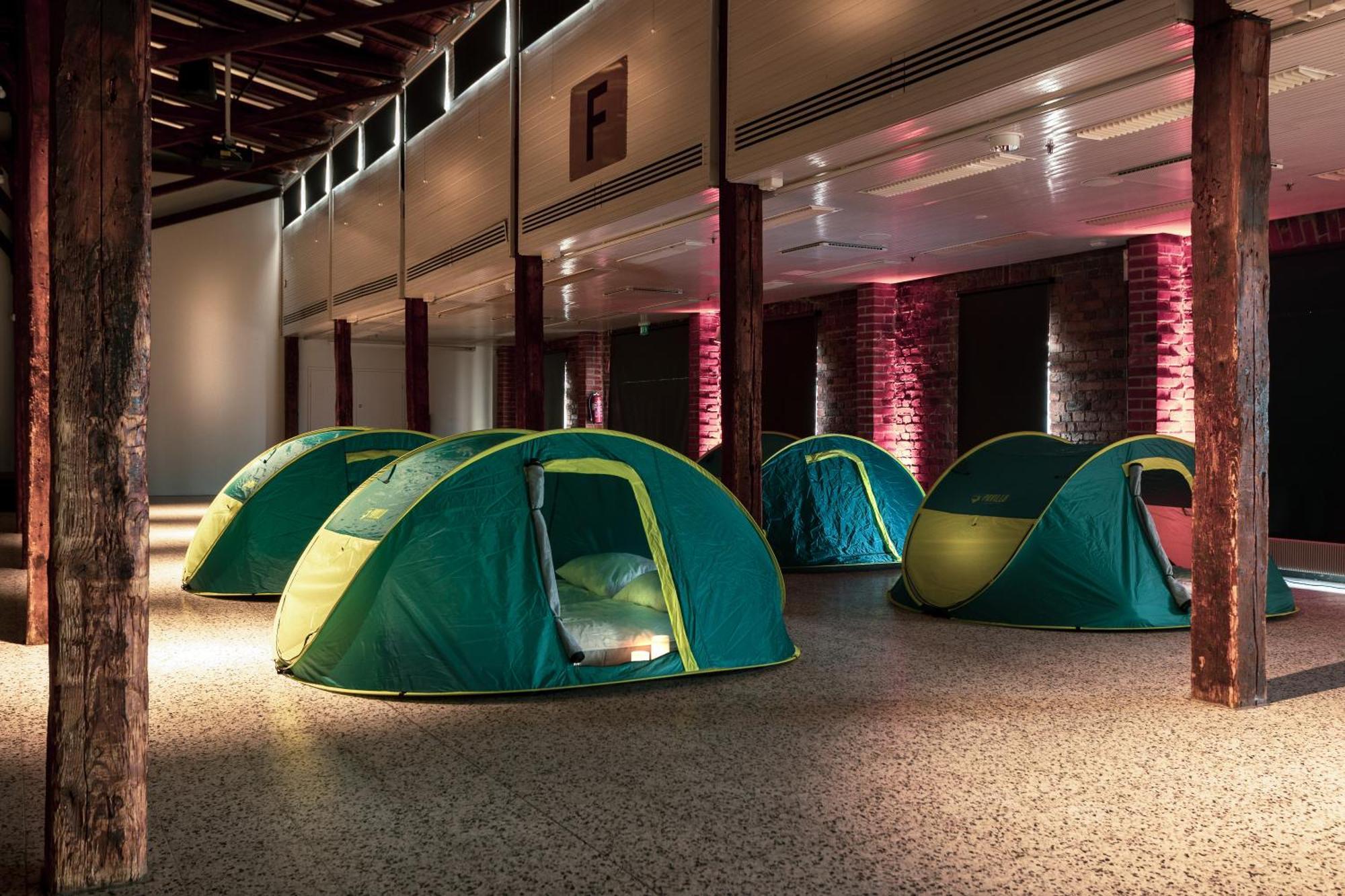 Hotel Indoor Camping Helsinki Exterior foto